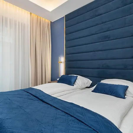 Luxury Heart Of By Renters Apartment