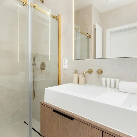 Luxury Heart Of By Renters Appartement *